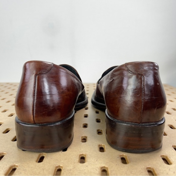 Vintage Joan & David Men’s Calf Leather Medallion Toe Loafer 9.5 in Rubbed Brown - Picture 4 of 9